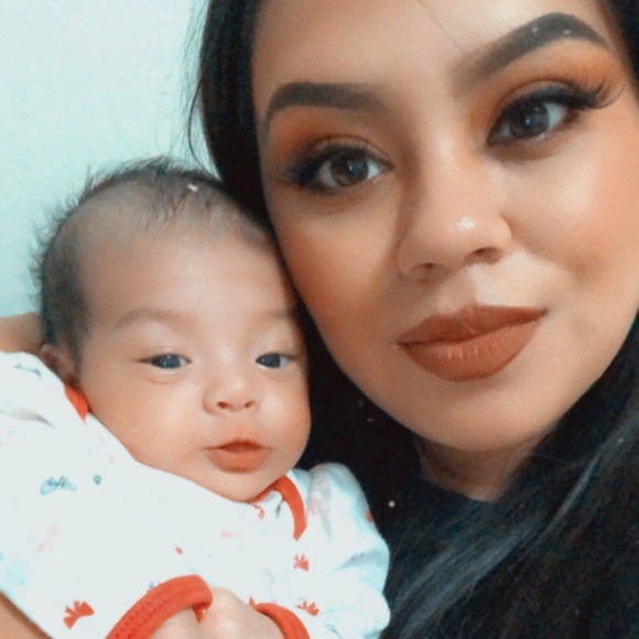 Meet your Posher, Leslie - Picture 1 of 1